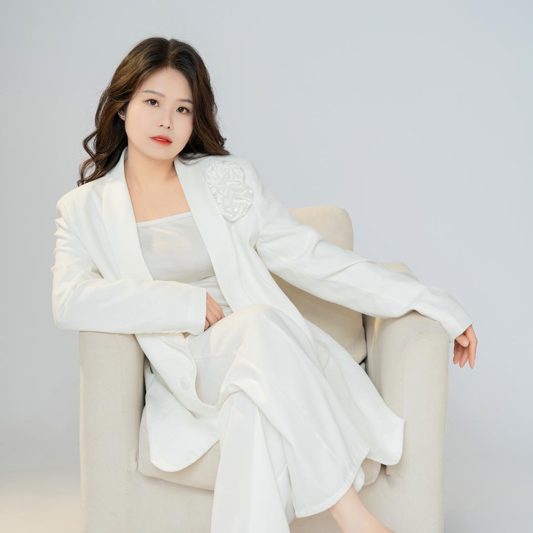 纳女人，岢爱💋