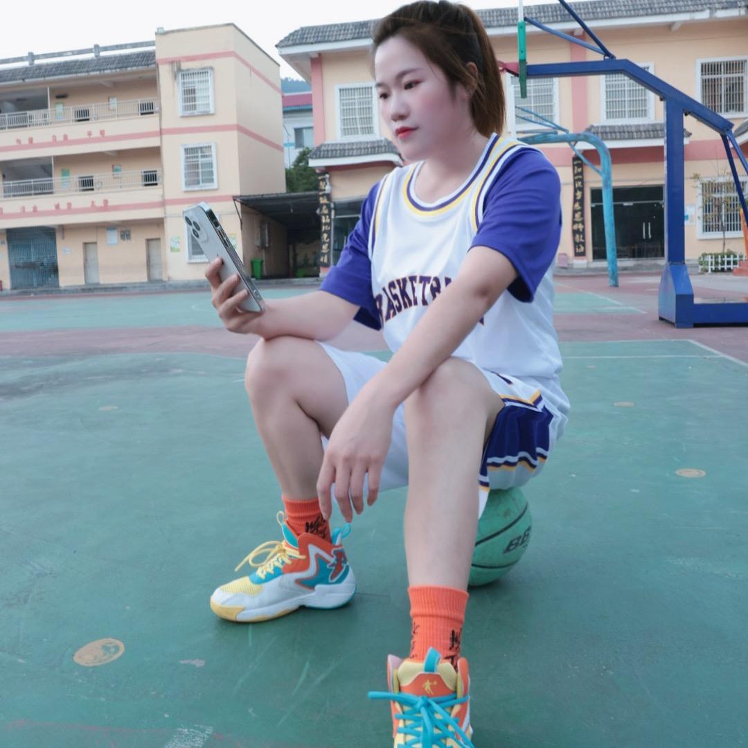 姜丝煮可乐↗ᥫᩣ໌້ᮨ+ᥫᩣ໌້ᮨ=ᥫᩣ