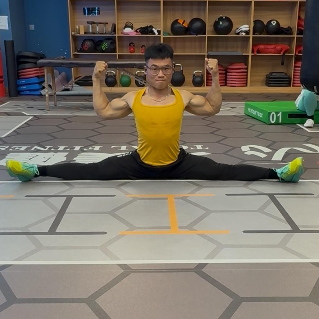 湛江天赋怪猛男华哥(六边形战士)