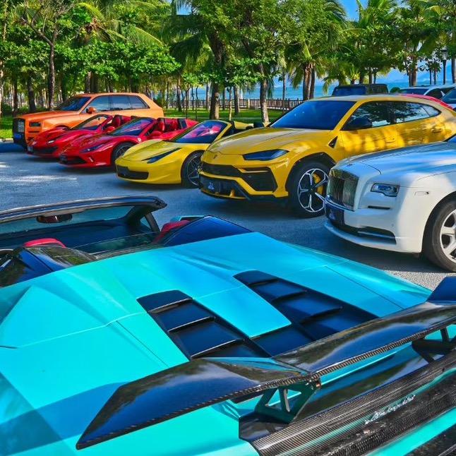 三亚常青树跑车租赁