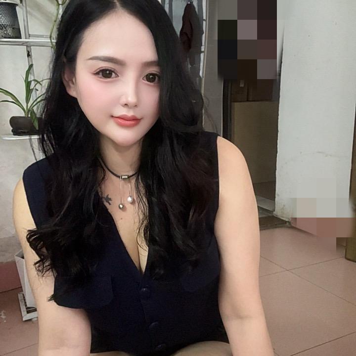 莹莹吖
