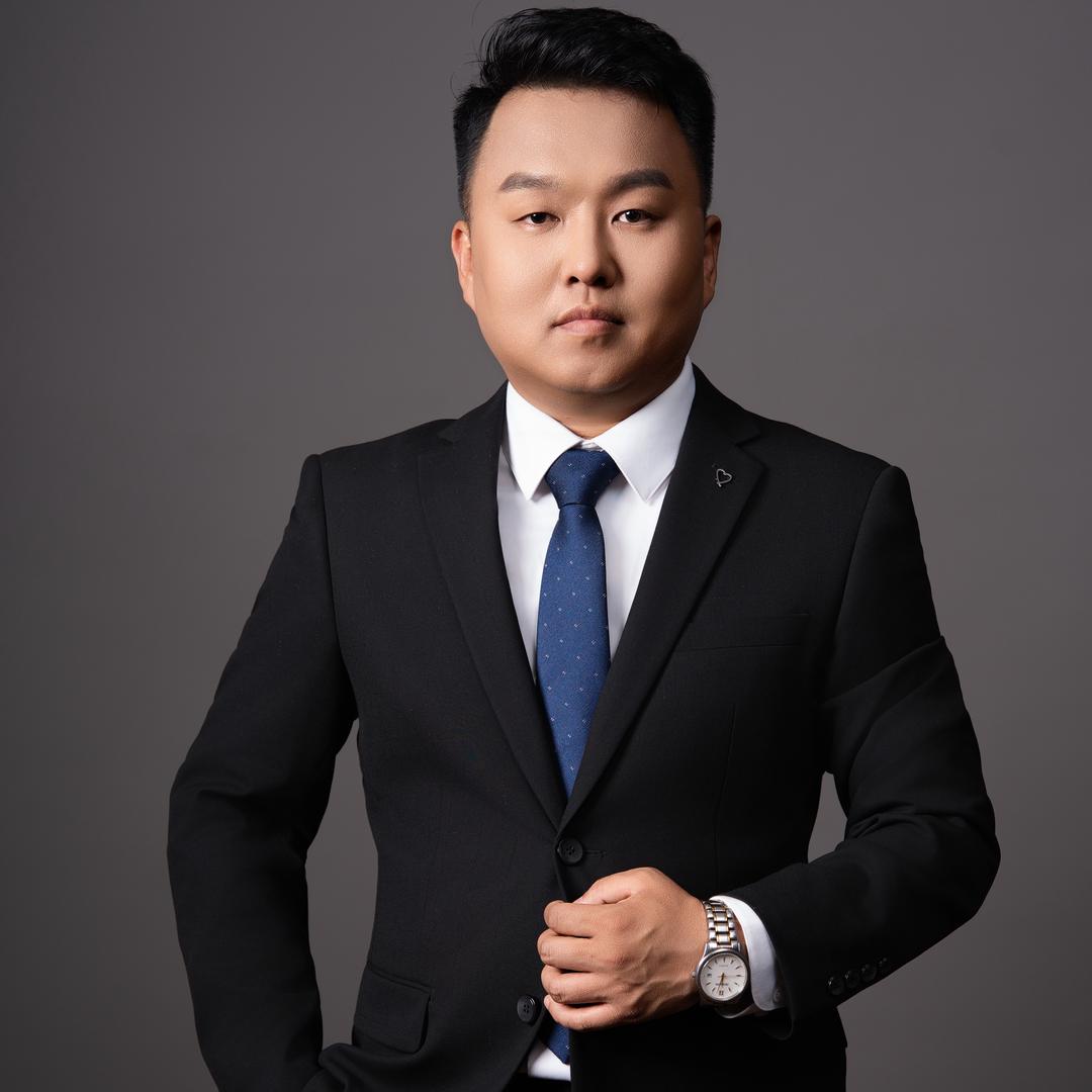 中西式主持人大飞