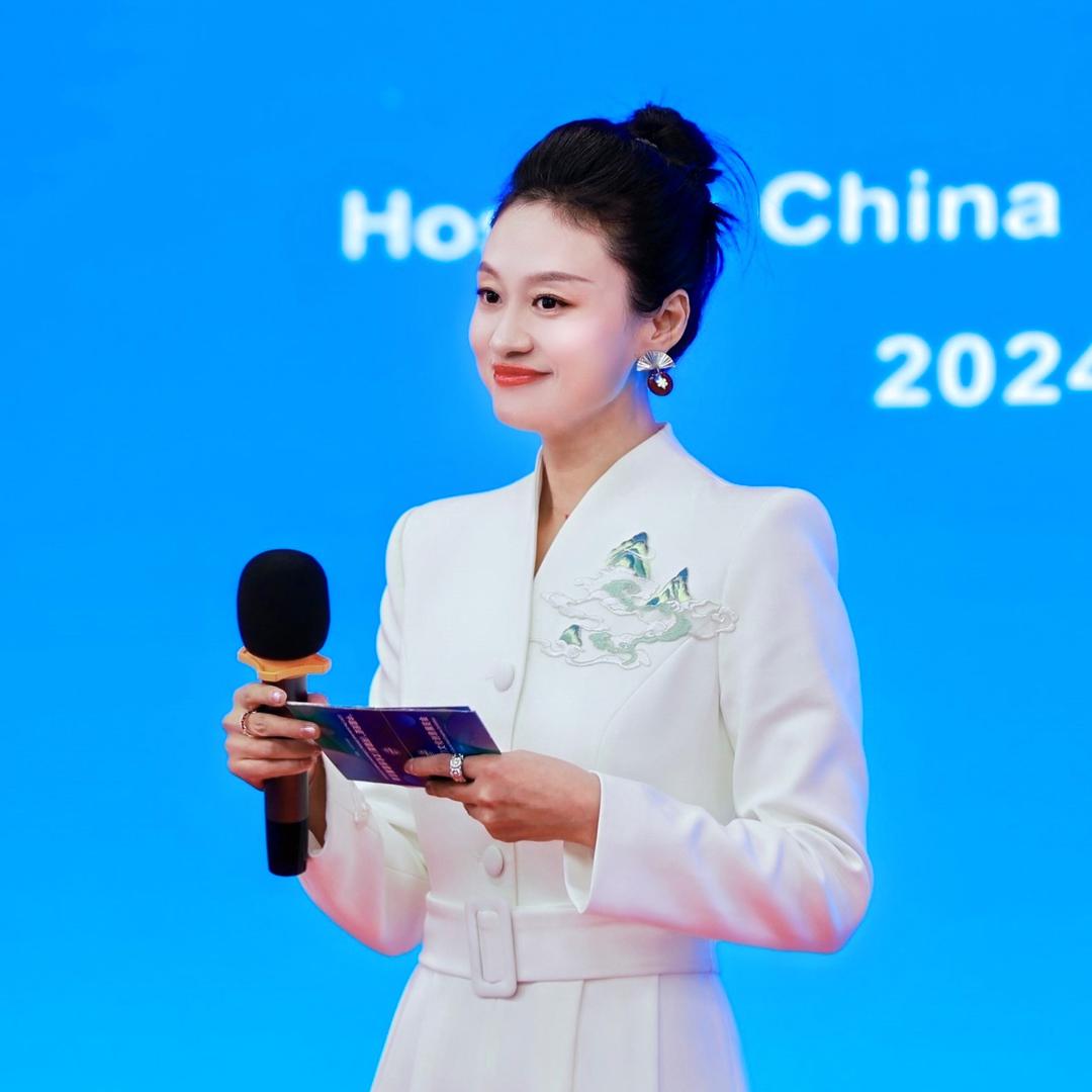 双语主持michelle