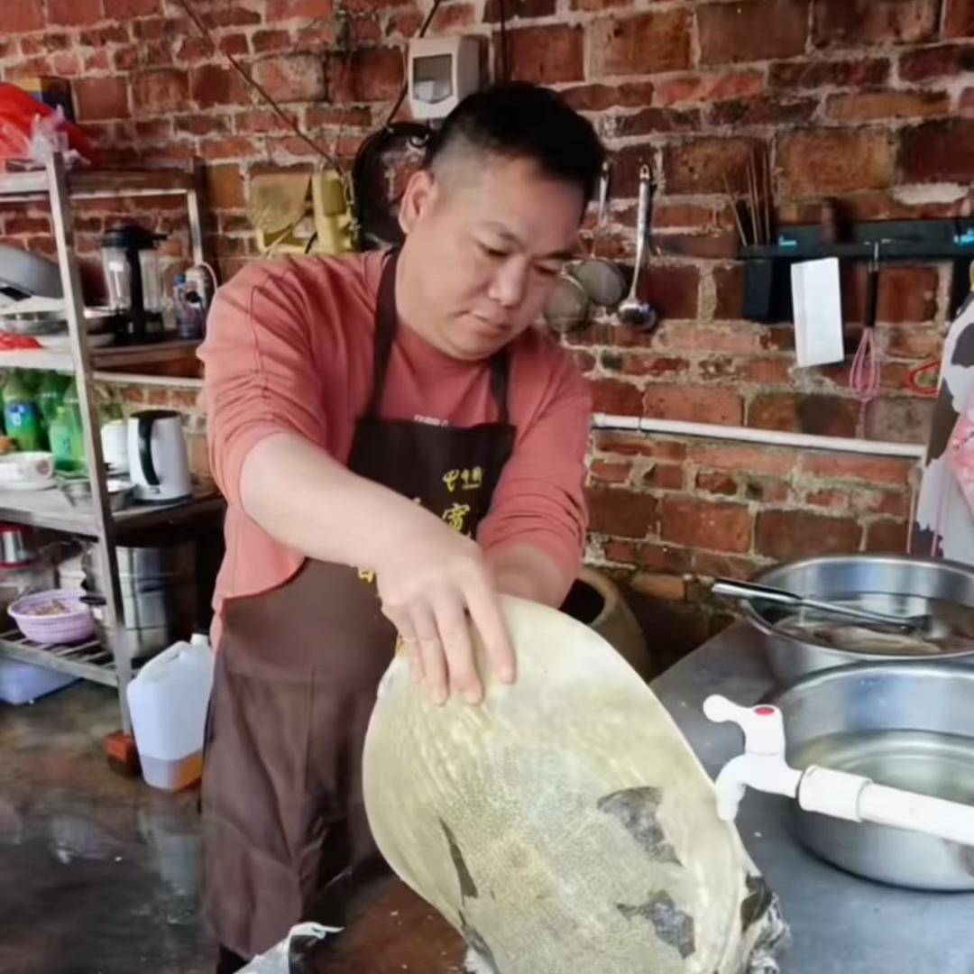亚明开餐