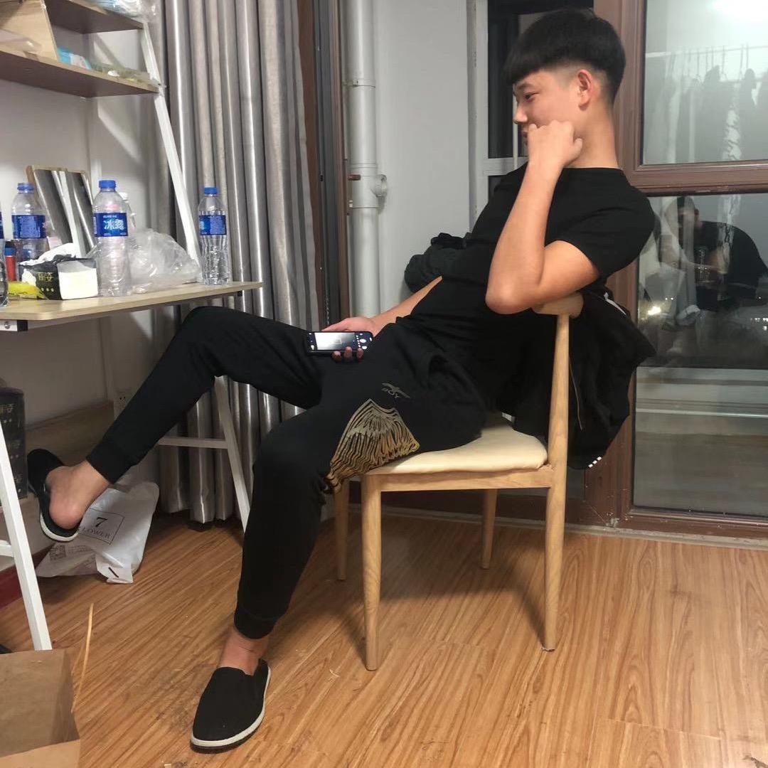 比酷路泽还酷的男人.