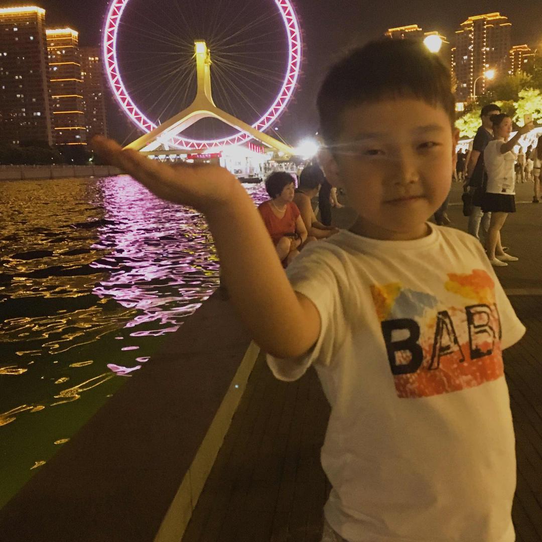 天津市河东区边缘尚品服装工作室