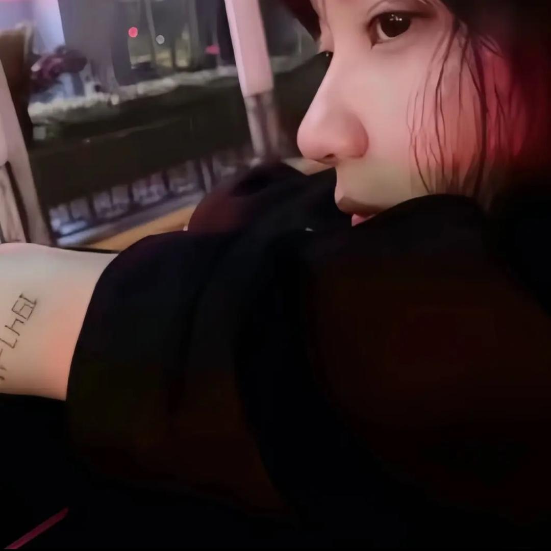 Cr