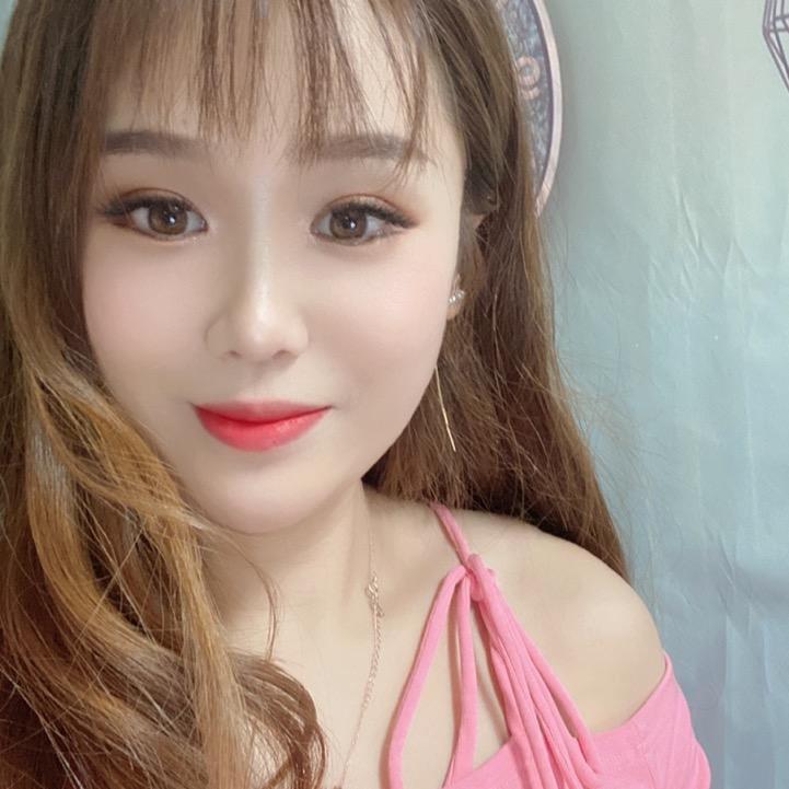 🌈欣妍很爱笑🌸