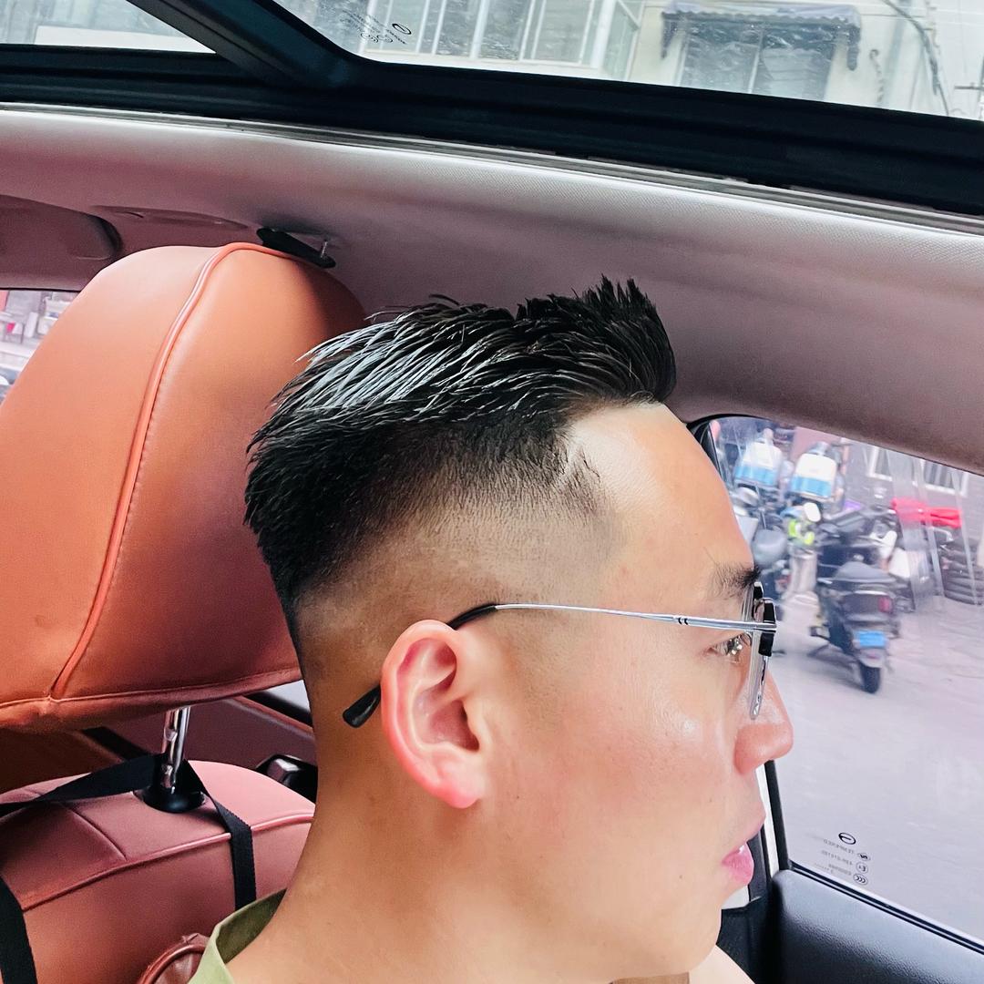 主持人小陶