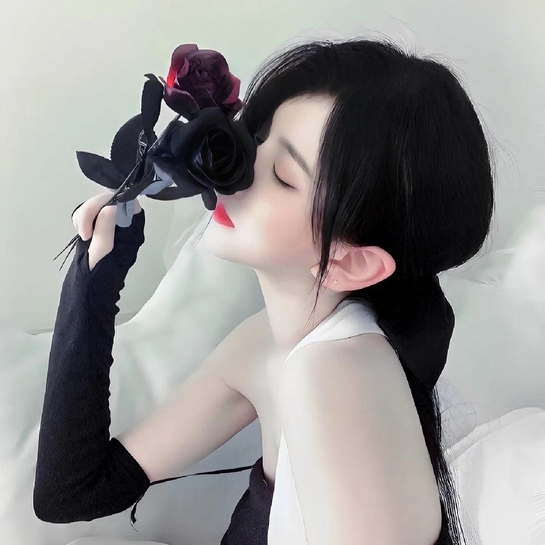 小西柚¹³¹⁴