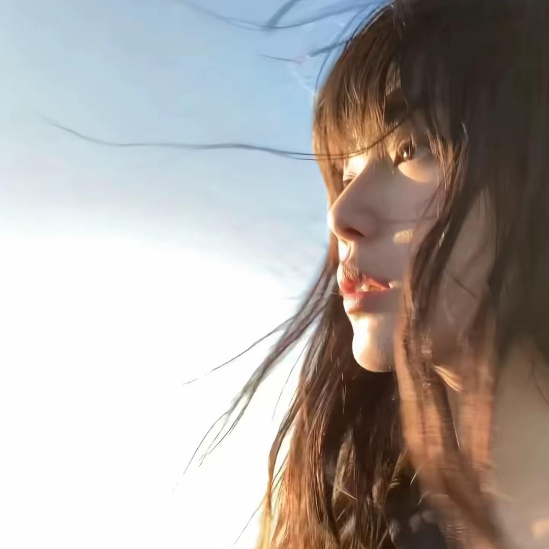 眼泪美女