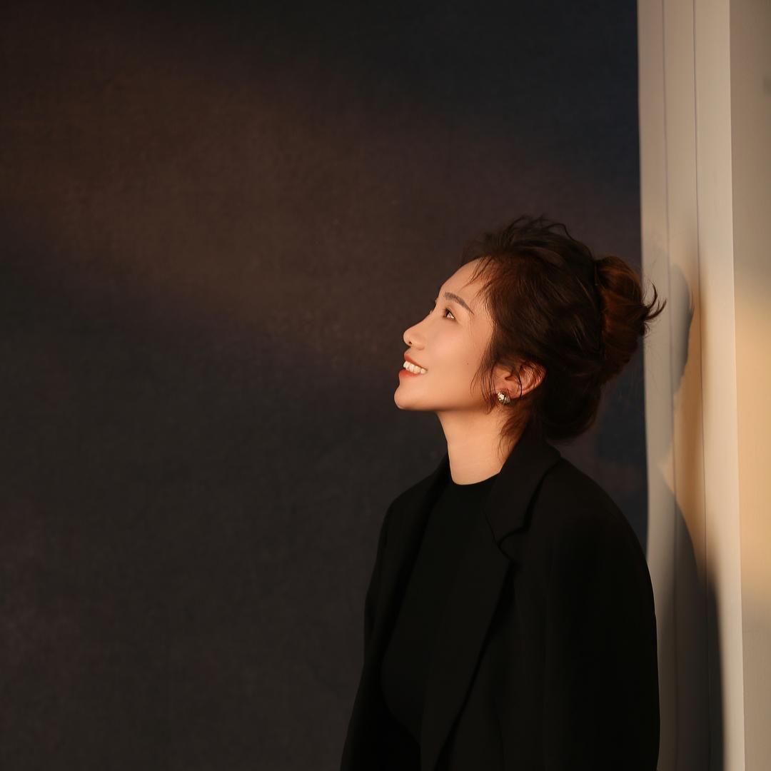 尚霆—光芒万张女士