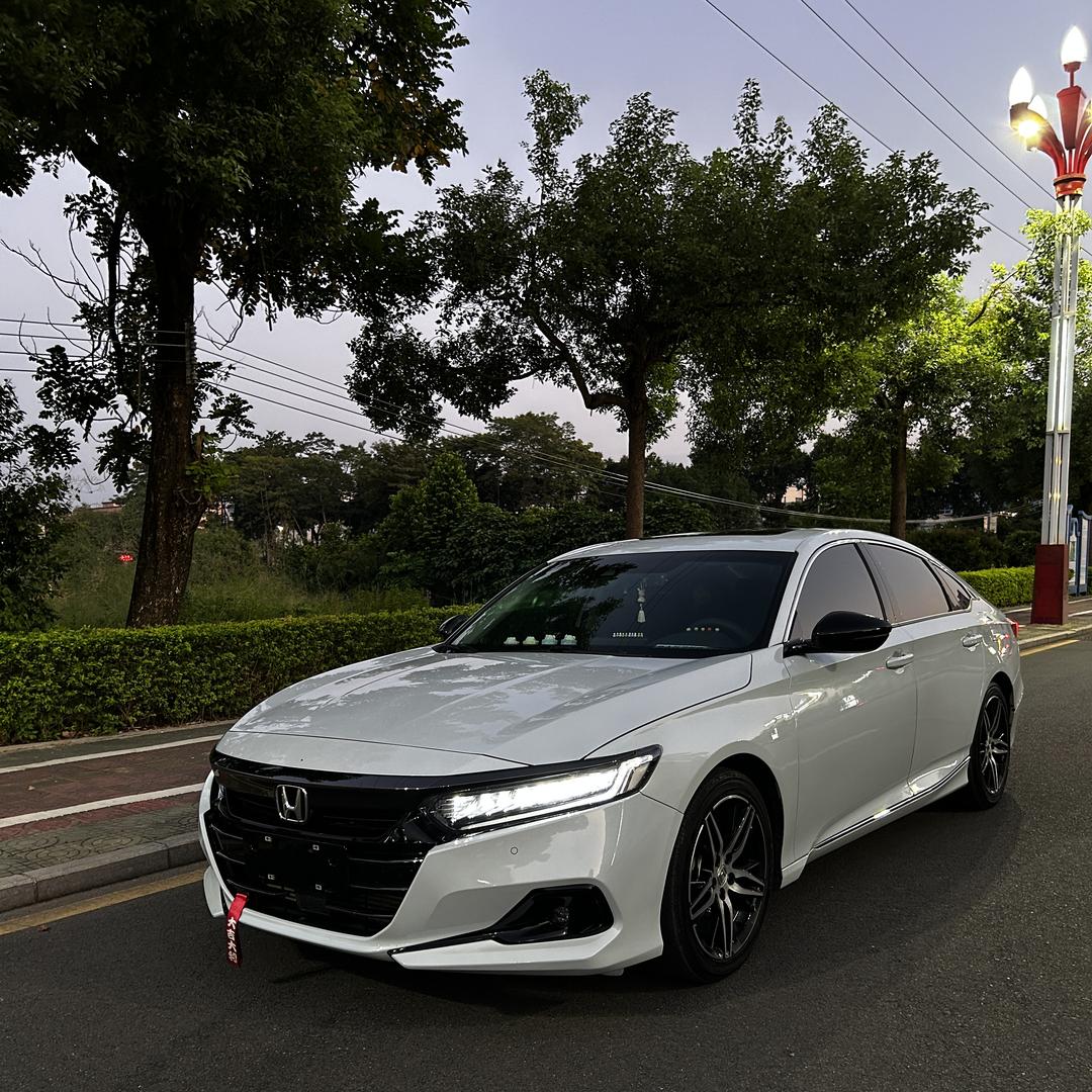 启航盛二手车行