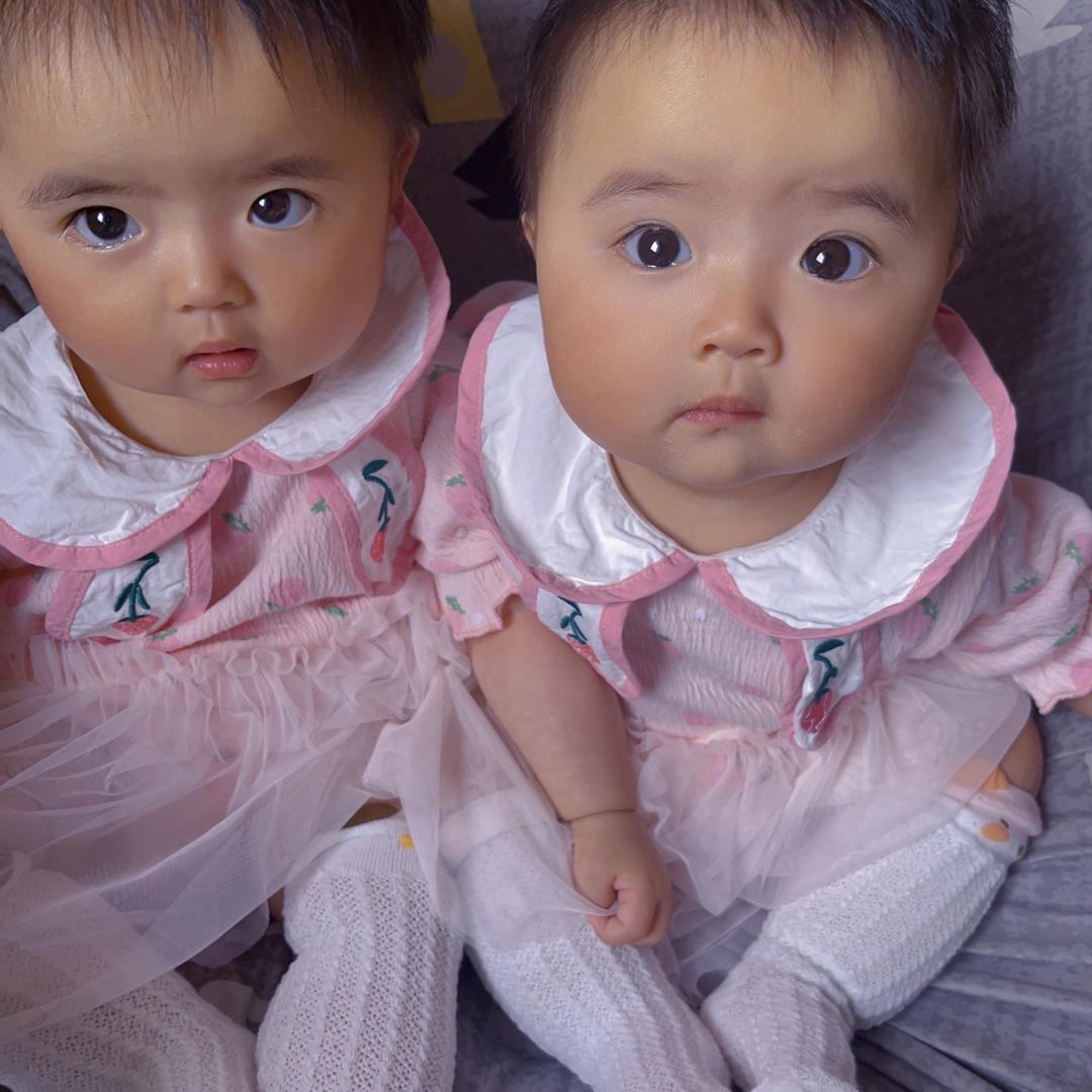 一欢一笑（双胞胎）