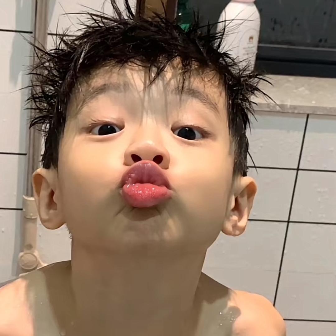小W.