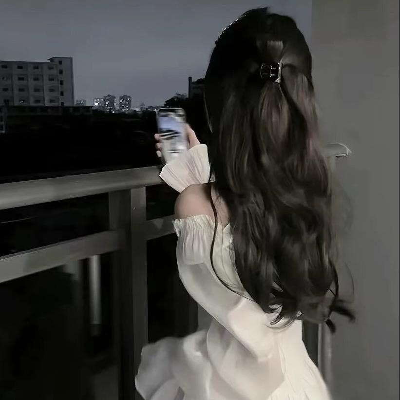 @花花不是🌼🌼呐.