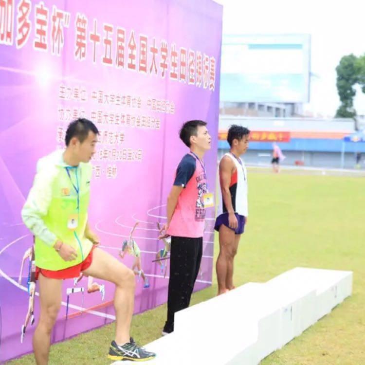 爱跑步的大学老师