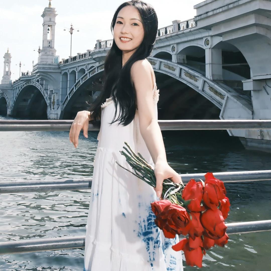 简薇