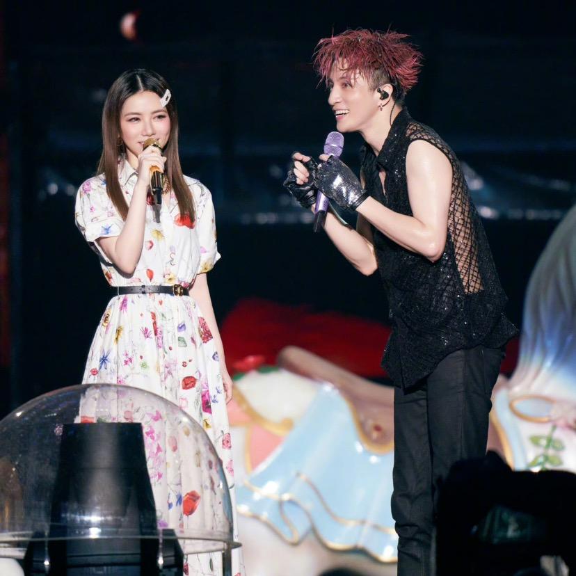 是老薛和解解呀