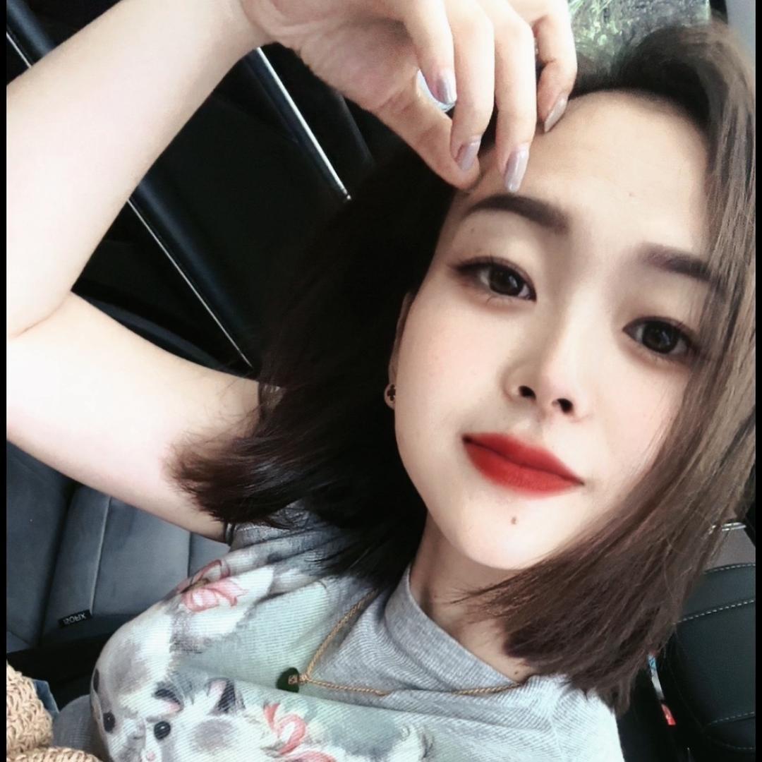x•T🍃卖腊豆腐的小姐姐