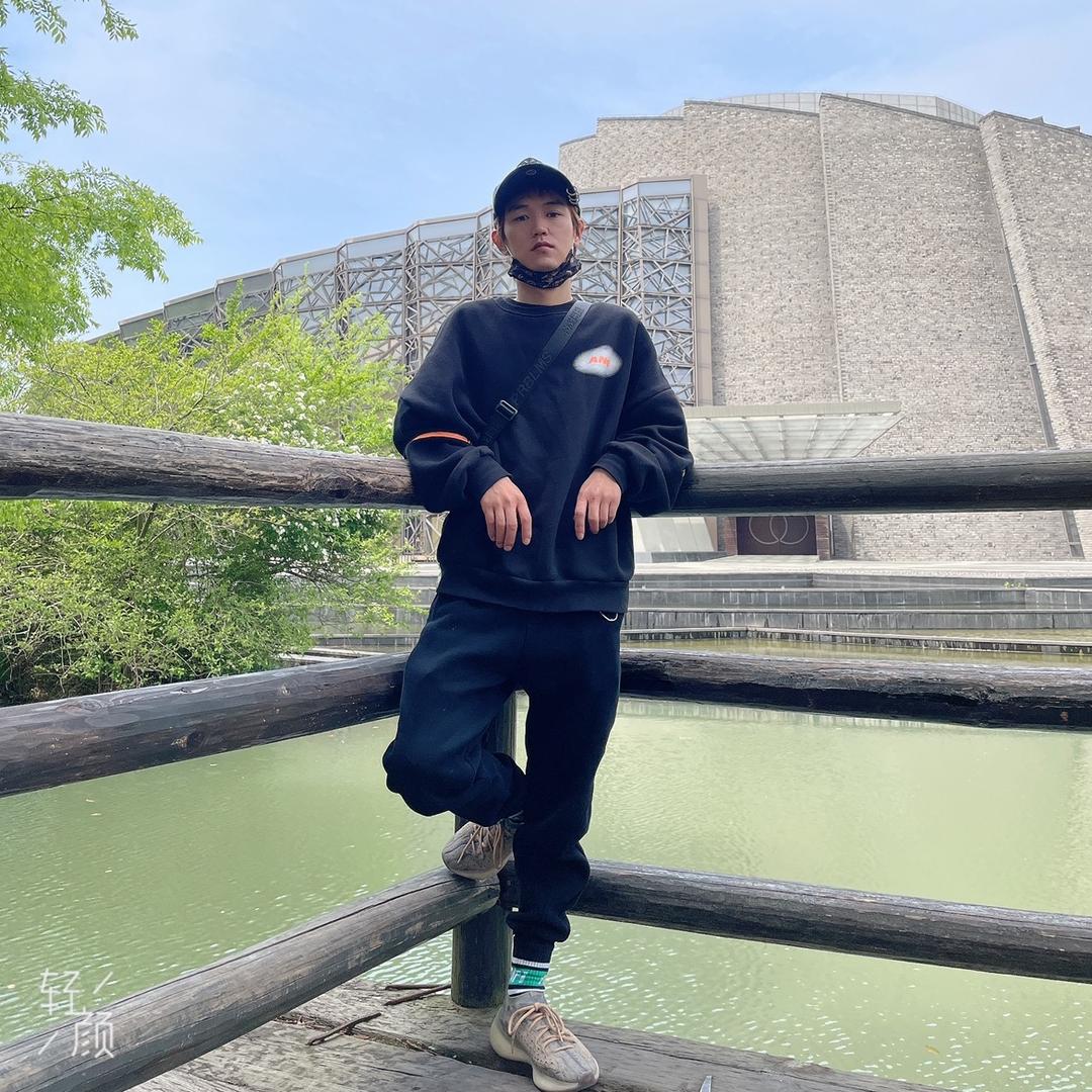 JM轻奢潮店吉米发型工作室官方号