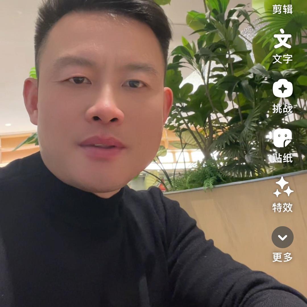 亮小晨🎙️