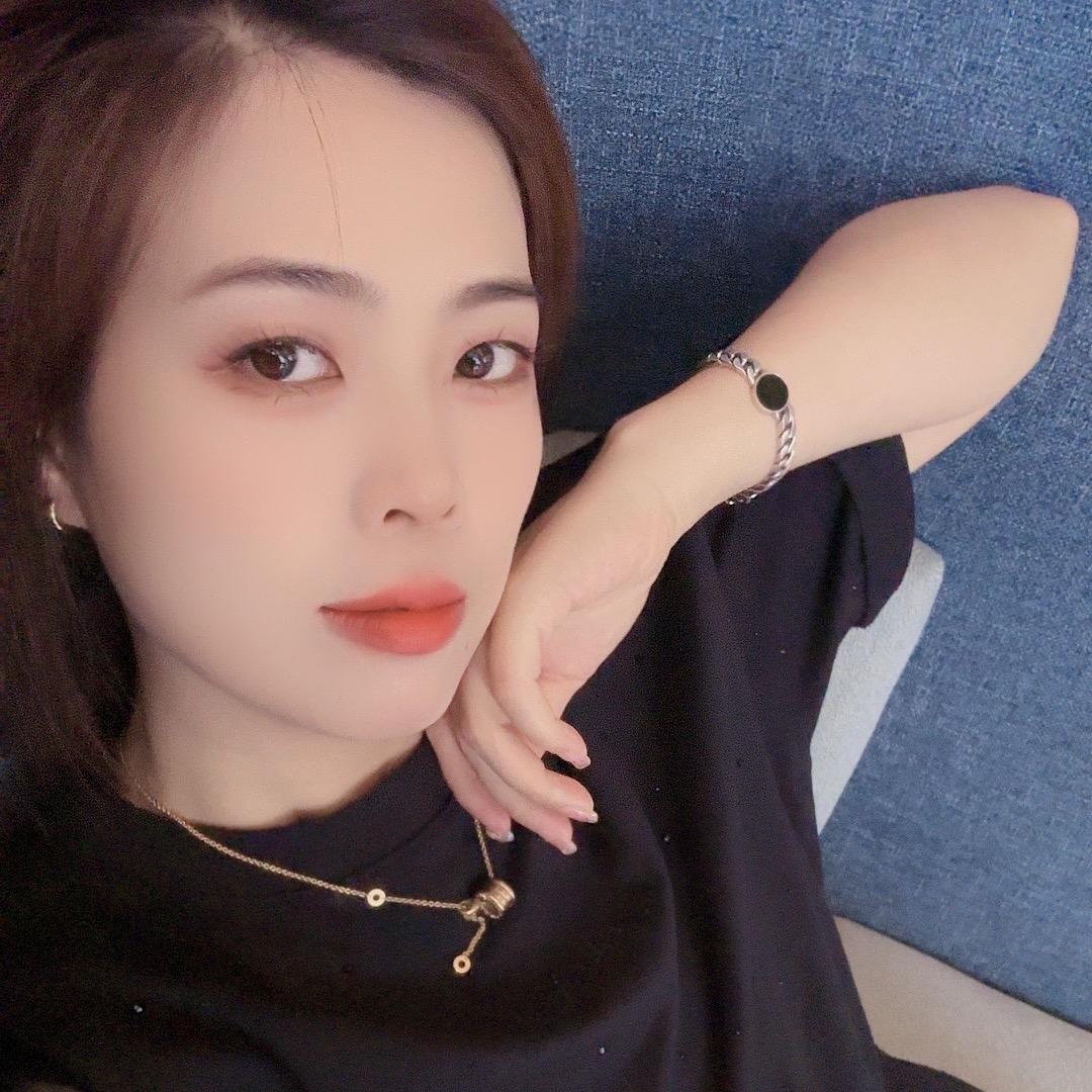 甪直摩卡女装