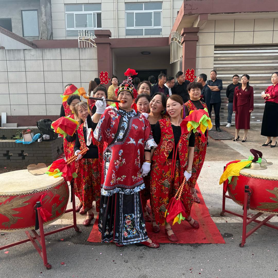 霞姐《鼓舞团》