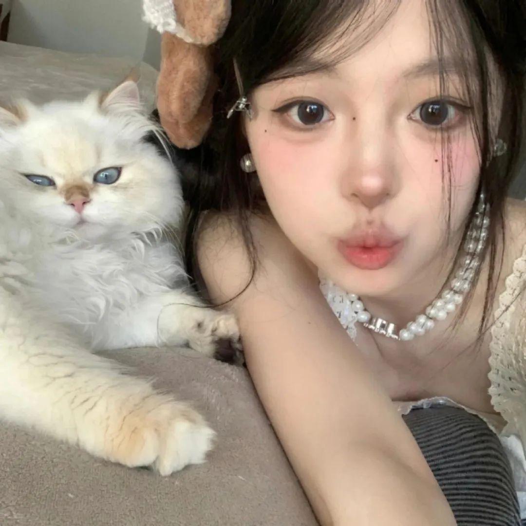 周周·