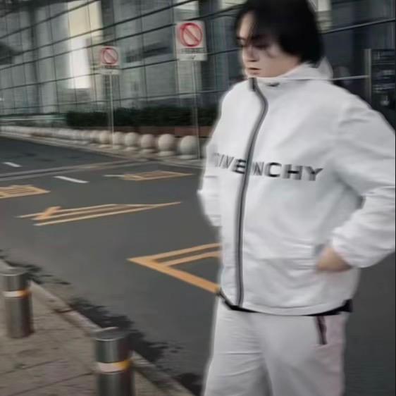 悲伤的梁博