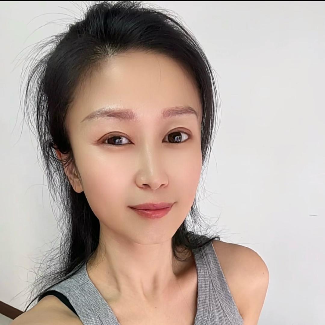 爱笑的霞姐