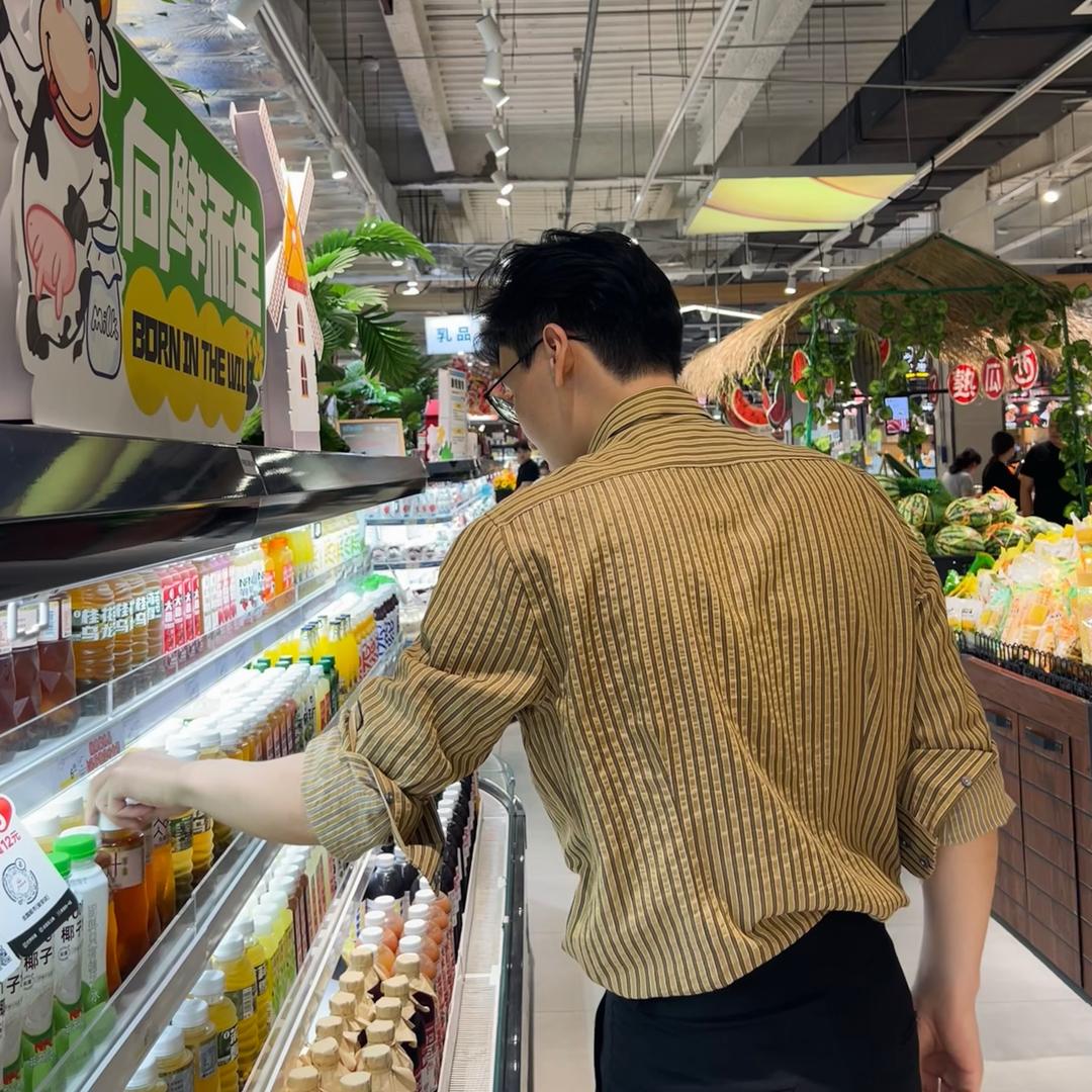 张律和他的朋友们