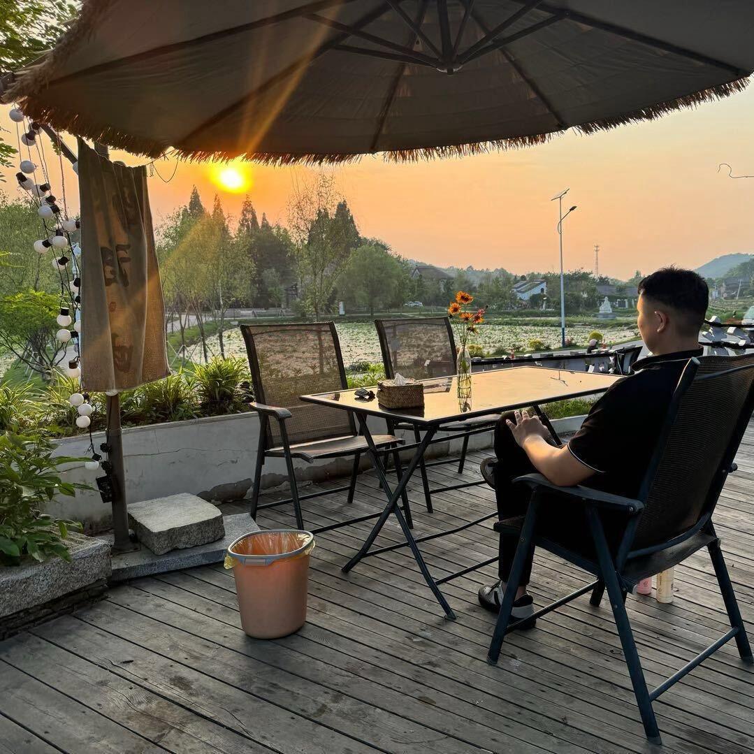 郑州市郑东新区峰雅霖百货商行