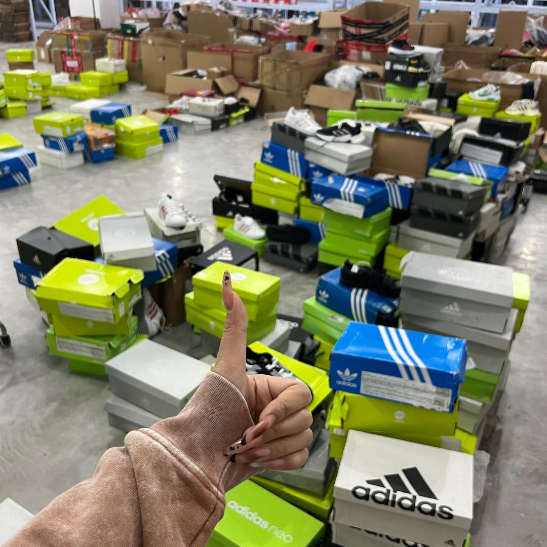运动品牌鞋服仓（阿迪耐克等清货）
