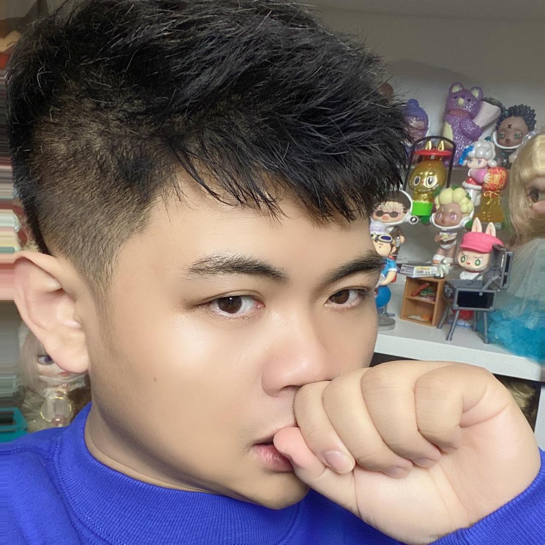 玩偶boy熊宝🌈Dolomi