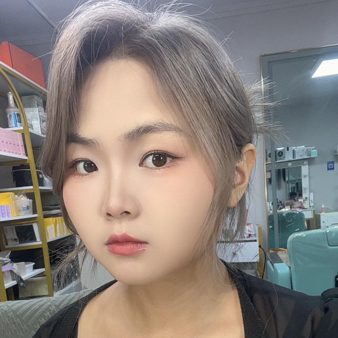 博采美学美甲化妆师静静姐