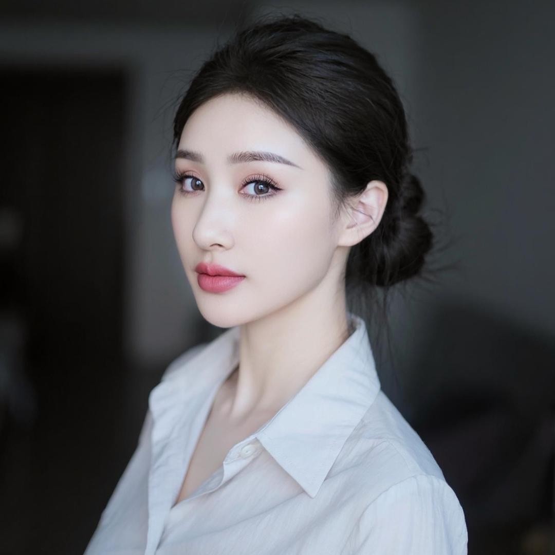 是娜娜吖.