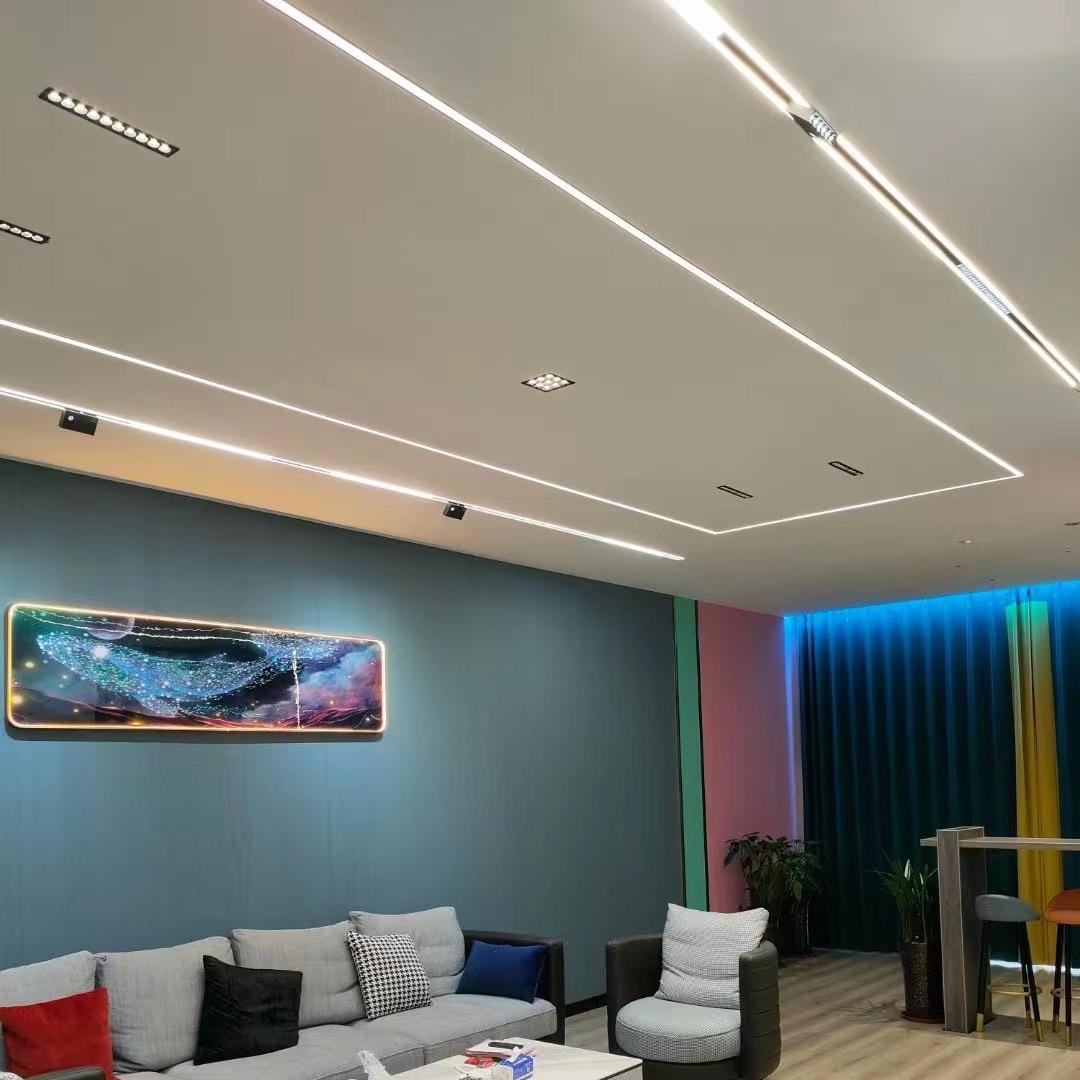 苍溪的韩三雄（三雄极光照明）