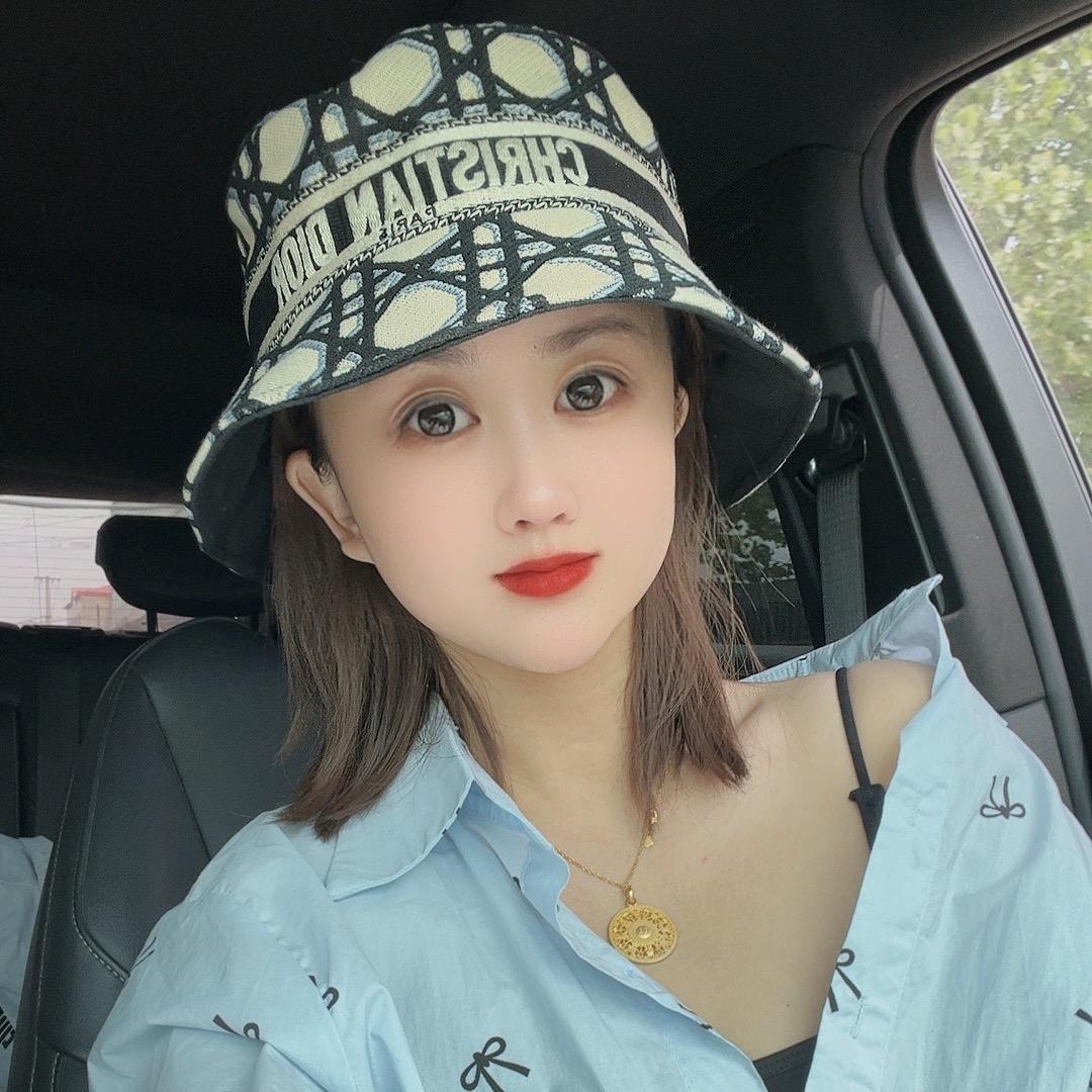 珊 😊