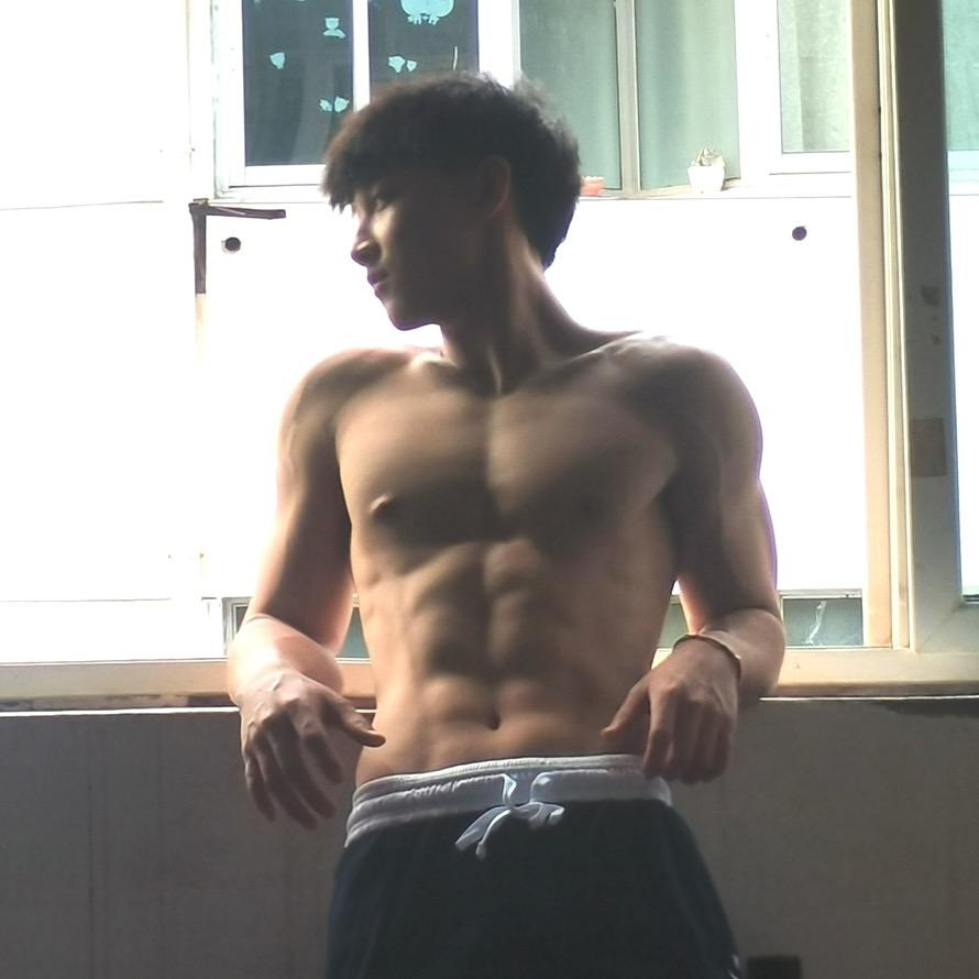 许彤