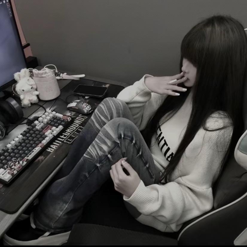 装忧郁被追着砍