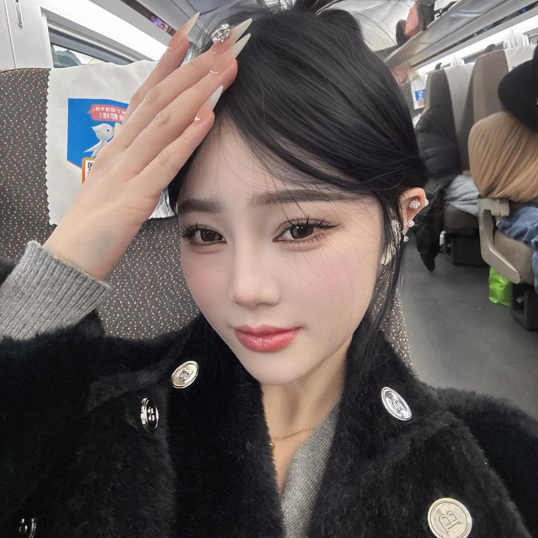 贞贞.