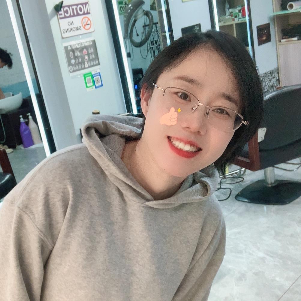 依依小甜心～💍👑👠