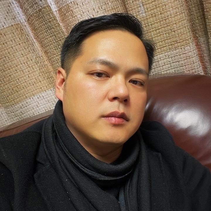 辉行雾里