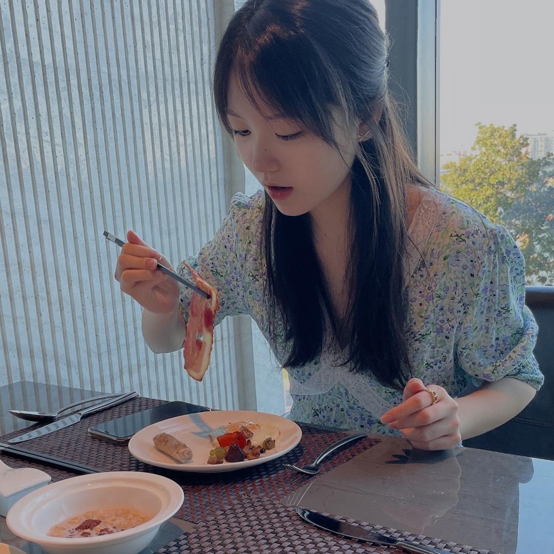 坐等退休后头像