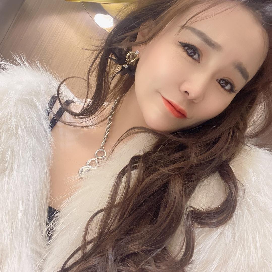 张家港金港镇浪漫贵族鞋服