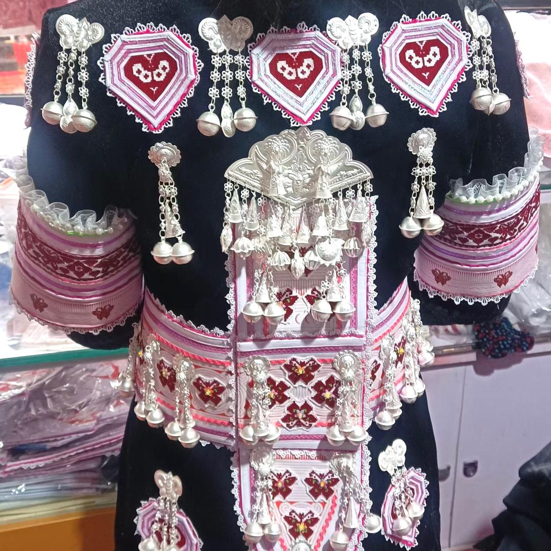 黄平雨菲革家服装店（今晚八点首播）