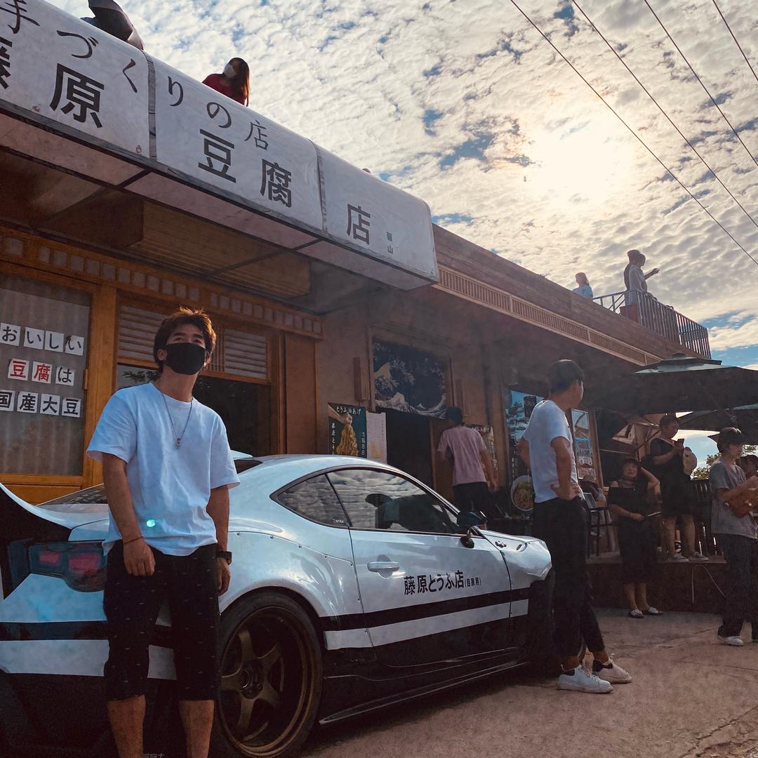 陈明🎱.(匕首练球中）