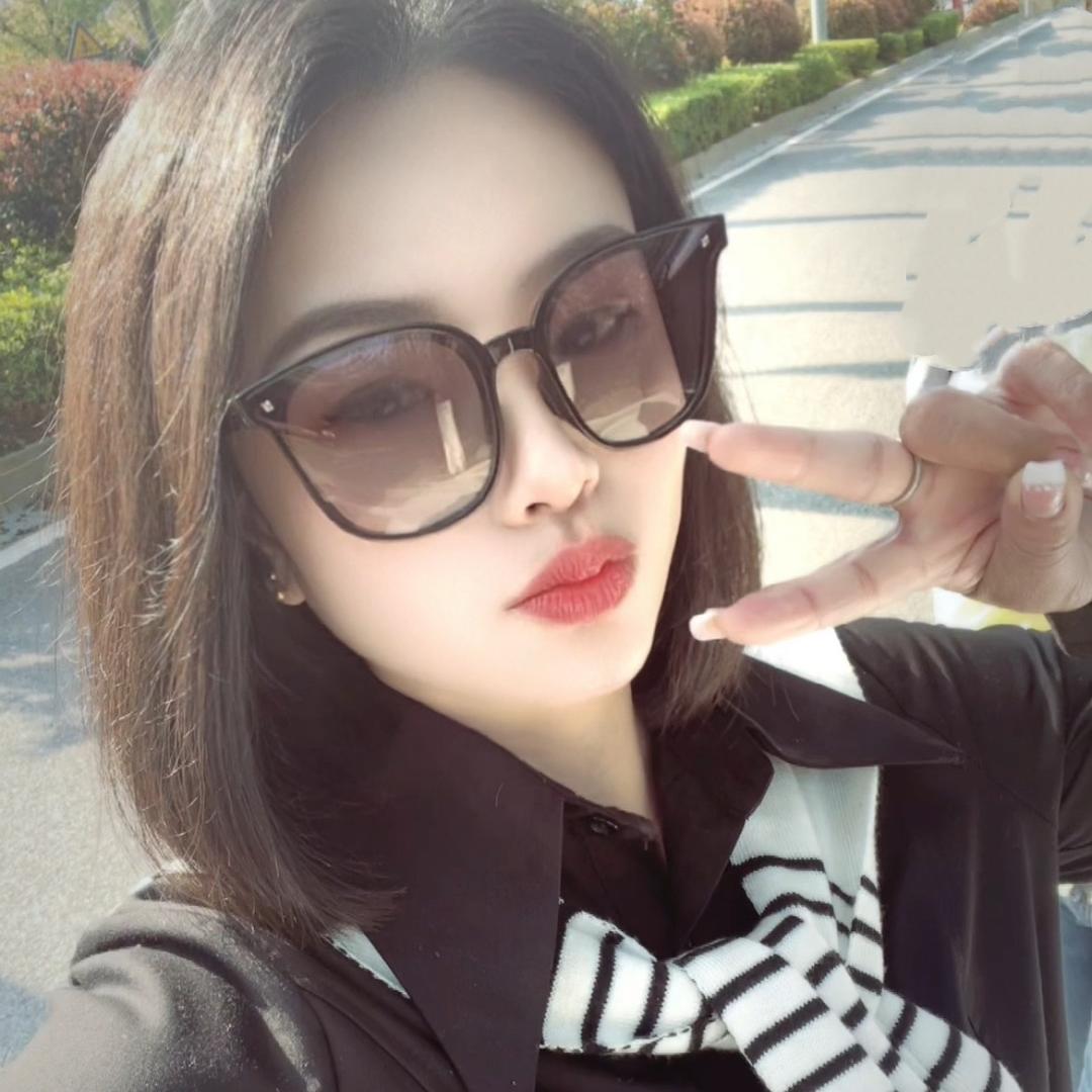 阳光下微笑的向日葵🌻