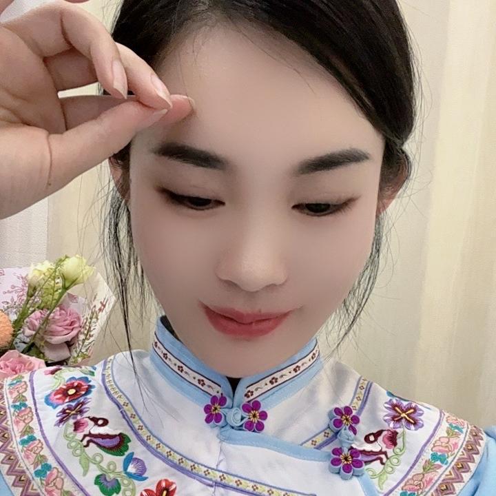 黄家大小姐韵绣民族